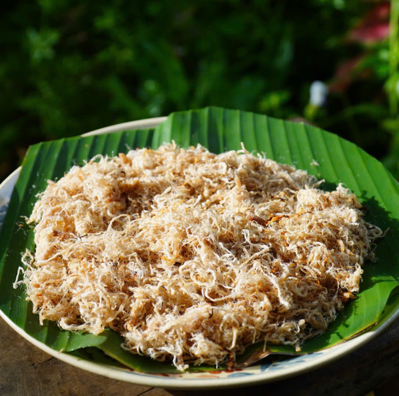 Thớ thịt heo kho nước dừa tơi mềm