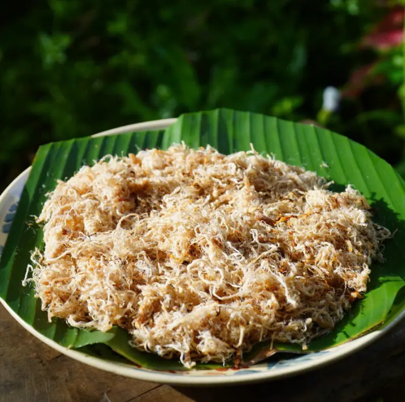 Mẻ heo cháy nước dừa vừa rang xong